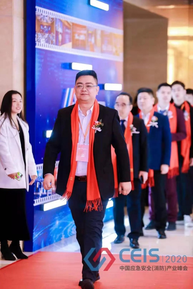 孫佐民 立著